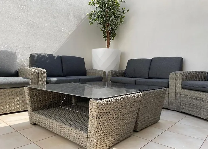 Rock Bay * Birżebbuġa