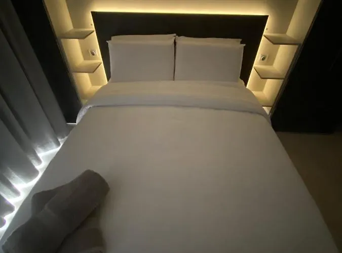 Rock Bay Birżebbuġa